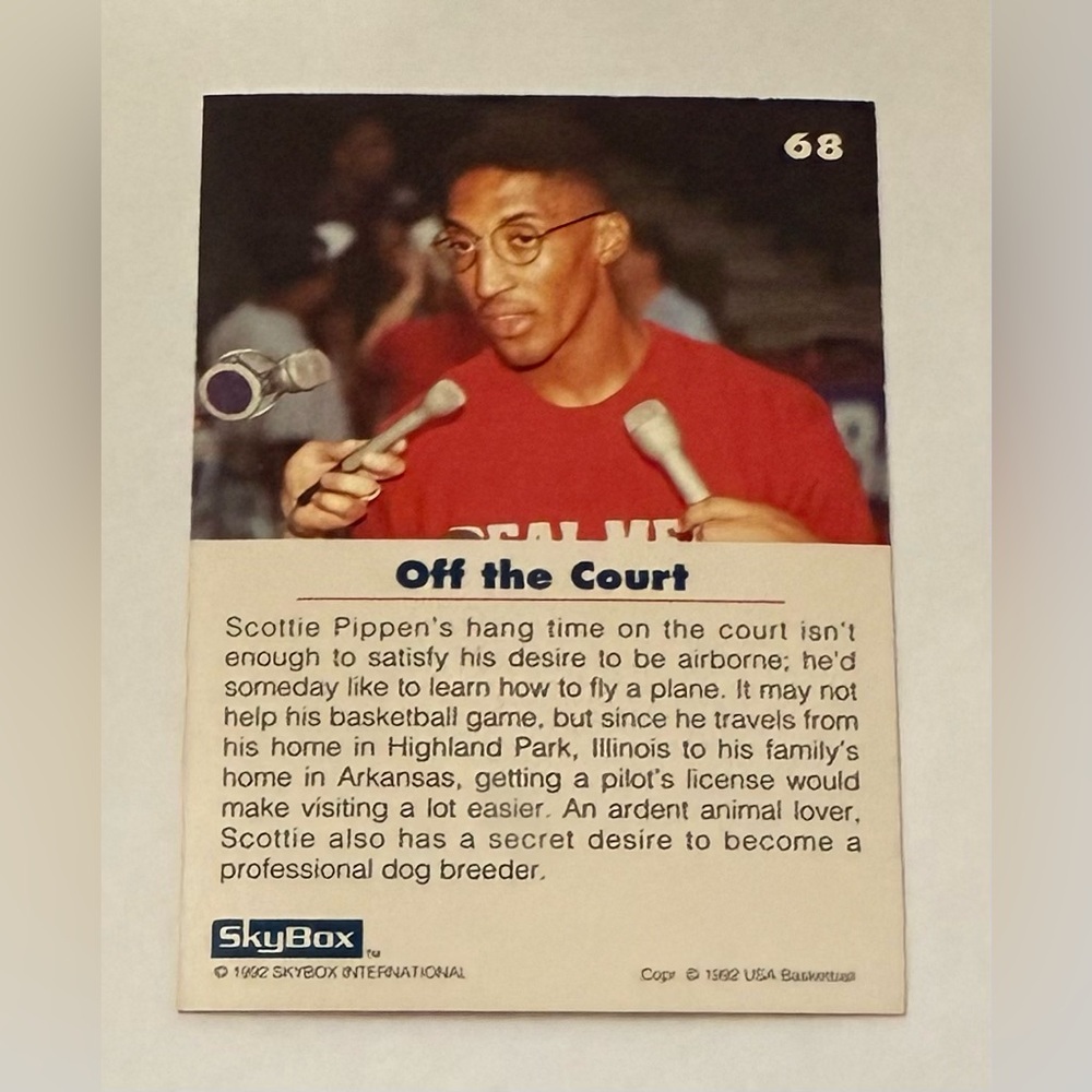 Trading card # 68 Scottie Pippen Basketball 1992 Skybox International - Picture 2 of 8